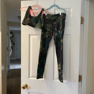 Workout leggings and sports bra